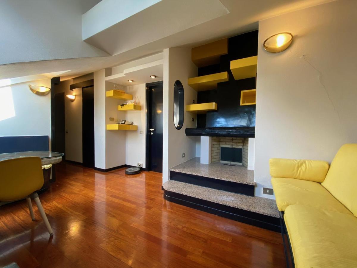 Lecco Centro Apartment Bagian luar foto